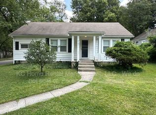 6101 Fontana St, Fairway, KS 66205
