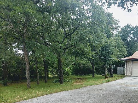 2nd image of 112 Gretchen Dr