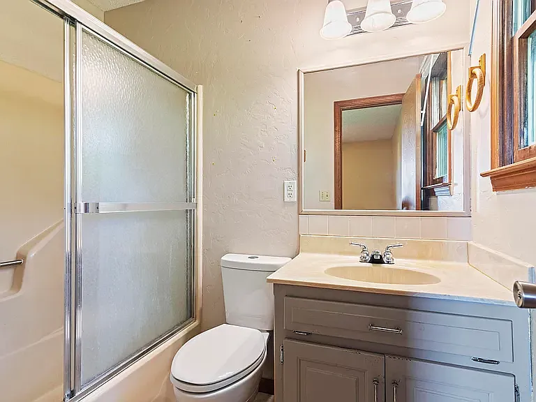 127 Grand Prairie Dr — Photo 11