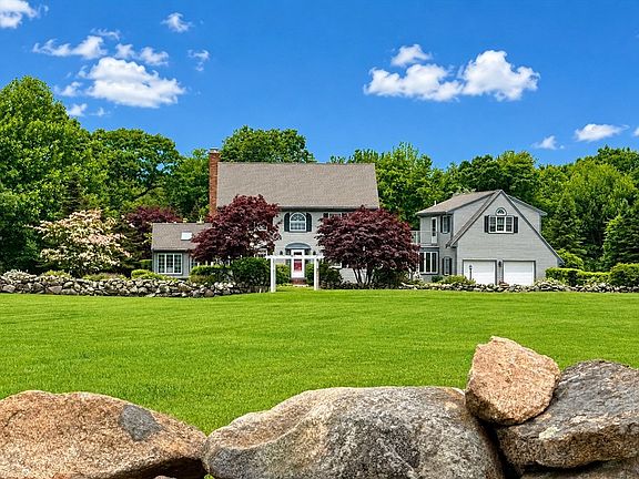 2nd image of 665 Horseneck Rd