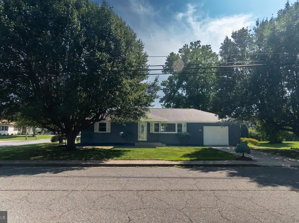 41 Eaton Rd, Pennsville, NJ 08070