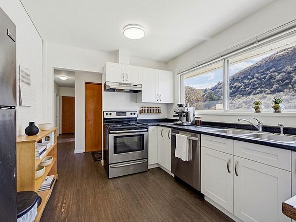 5th image of 2768 Valleyview Dr