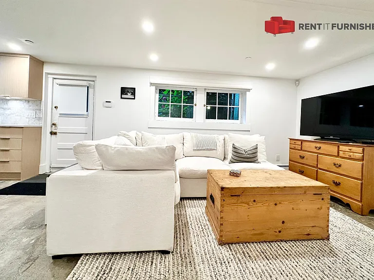 2036 W 15th Ave — Photo 3
