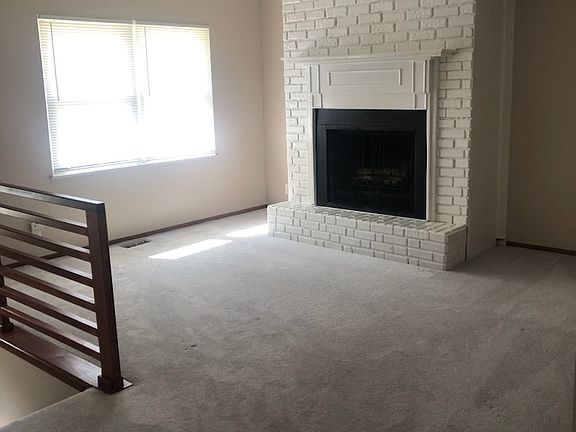 5th image of 281 Prince Of Wales Dr