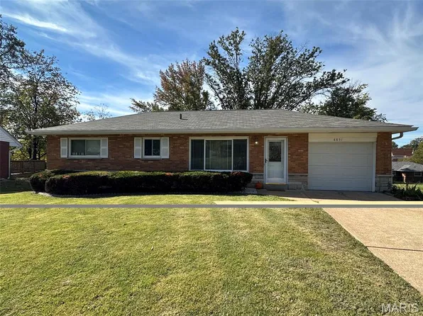 8851 Glen Rose Dr, Saint Louis, MO 63126