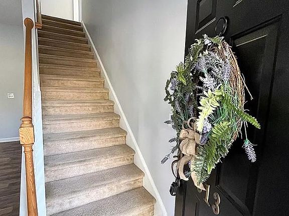 4th image of 313 Castleburg Ln