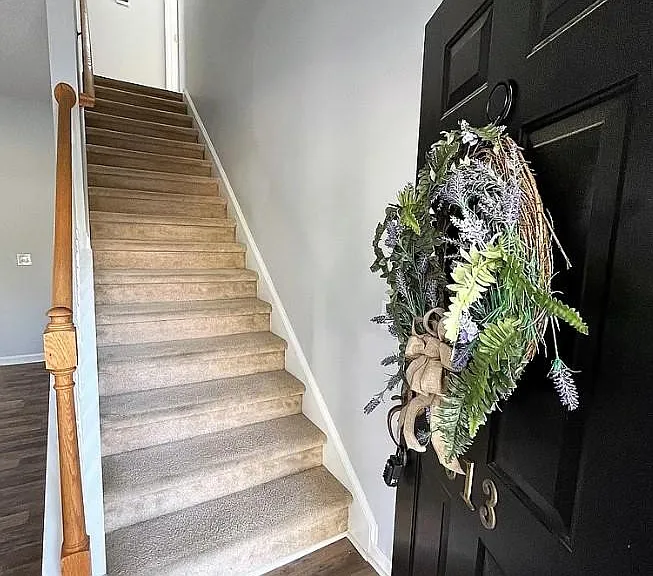 313 Castleburg Ln — Photo 4