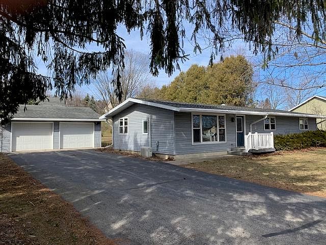 1st image of 423 N 12th Ave