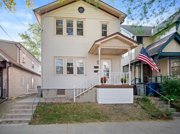 1765 N Astor St, Milwaukee, WI 53202