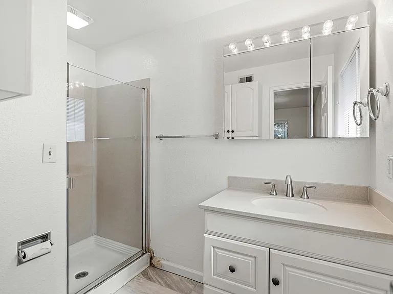 2025 Sweetwater Dr — Photo 17