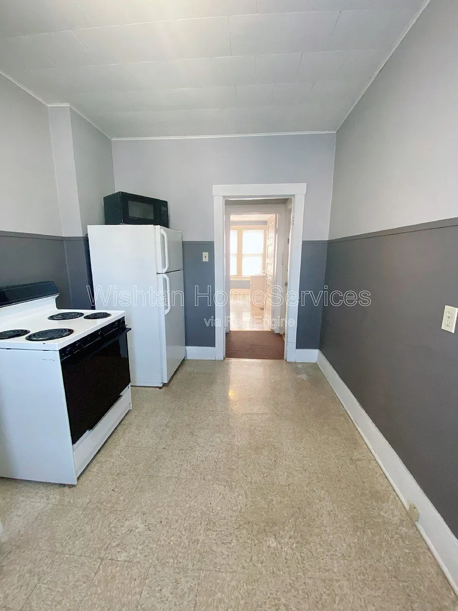 Building Photo - 209 Chandler Blvd #A