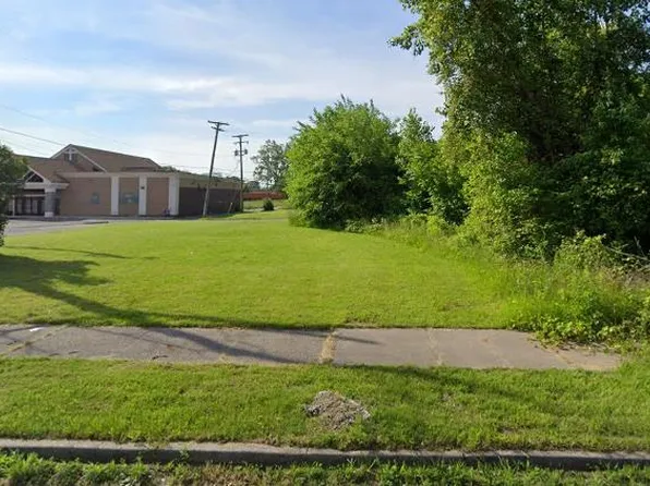 19 Leslie St, Highland Park, MI 48203