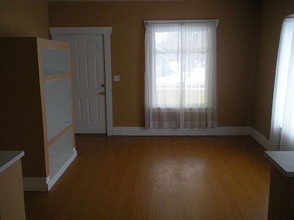 5th image of 1724 W Blaine St