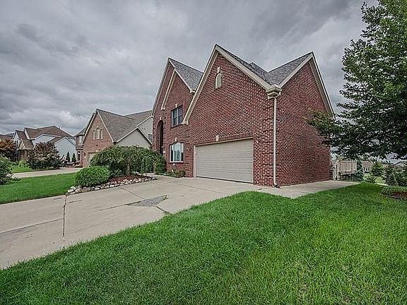 2nd image of 3747 Crystal Lake Ln