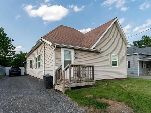 511 E Herrin St, Herrin, IL 62948