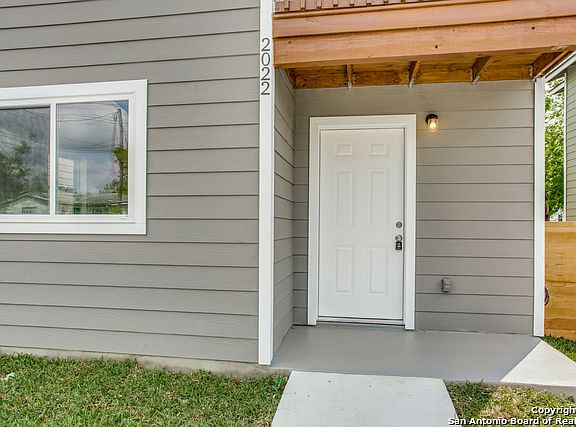 3rd image of 2022 Buffalo St