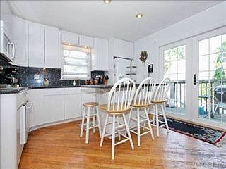 2nd image of 27 Washington Ave