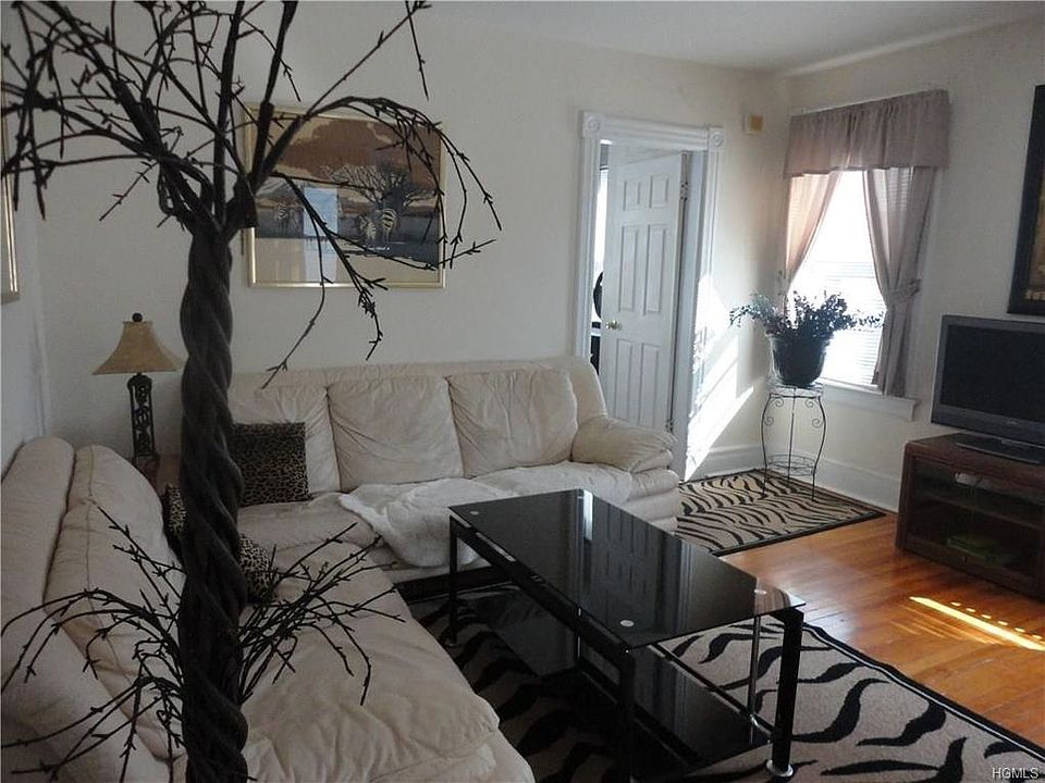 1st image of 20 Drew Ave #1