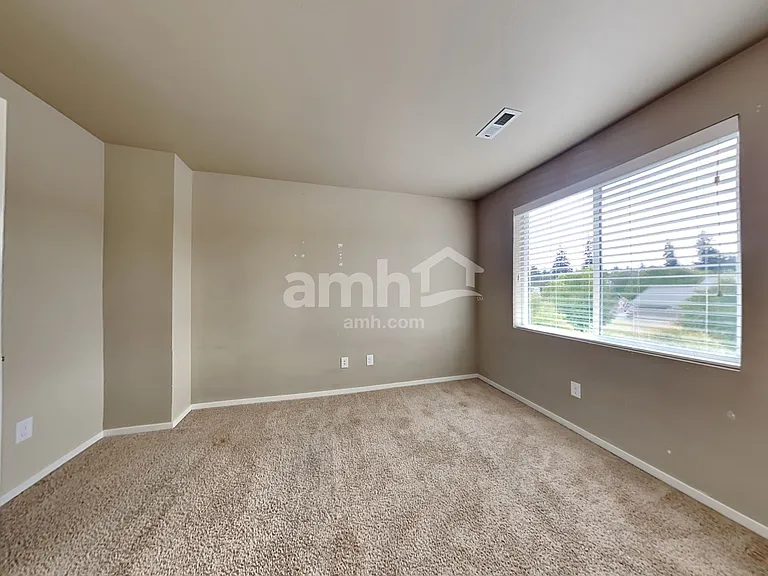 715 204th St E — Photo 8