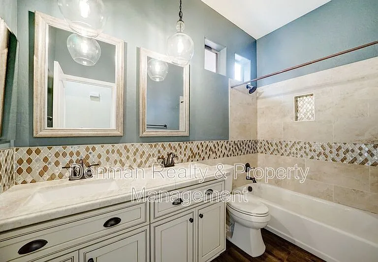 1357 N Drexel — Photo 28