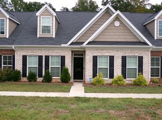 5850 Crestlawn Ct, Pfafftown, NC 27040