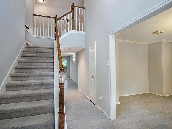 2nd image of 3215 Alexander Parc Dr