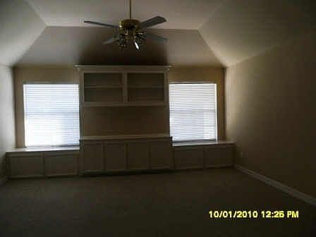 3rd image of 5121 N Branch Dr