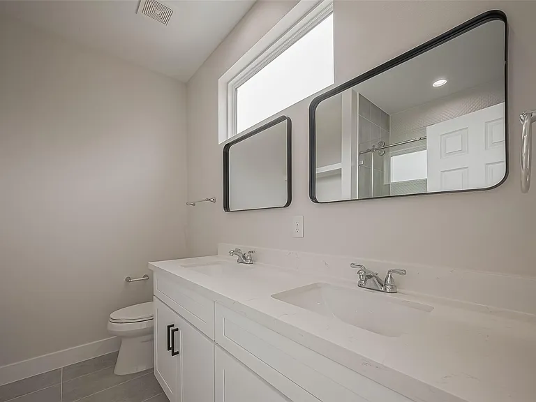 918 Saint Clair St #B — Photo 28