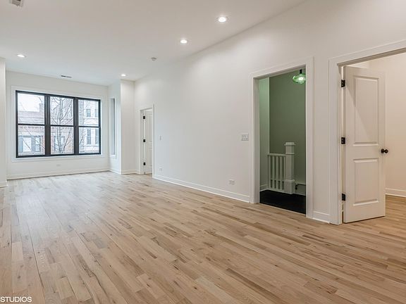 3rd image of 1053 N Damen Ave Floor 2