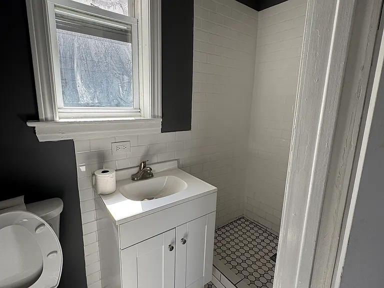 2714 W 24th Pl #2R — Photo 8