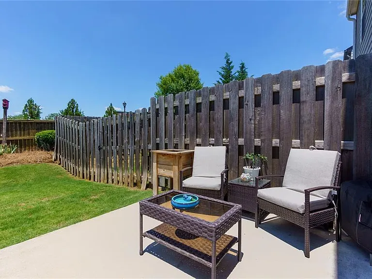 723 Woodstock Grove Dr — Photo 27