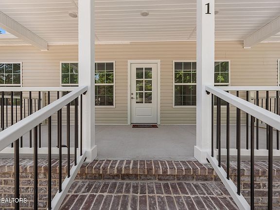 3rd image of 711 Byrd St