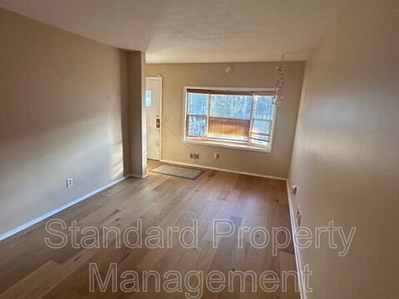 3rd image of 254 Ernst St