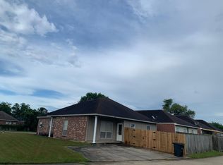 9260 Pecan Tree Dr, Baton Rouge, LA 70810