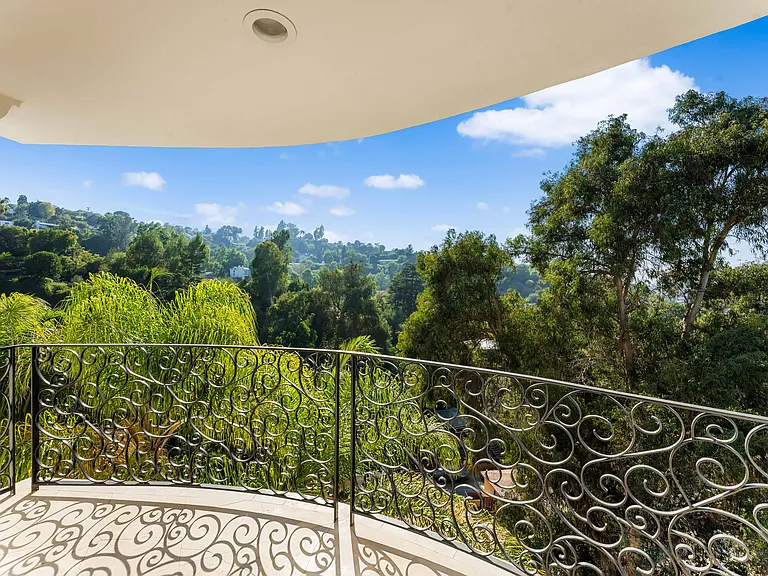 3782 Berry Dr — Photo 32