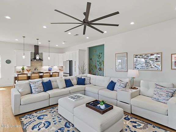4th image of 131 Beach View Dr