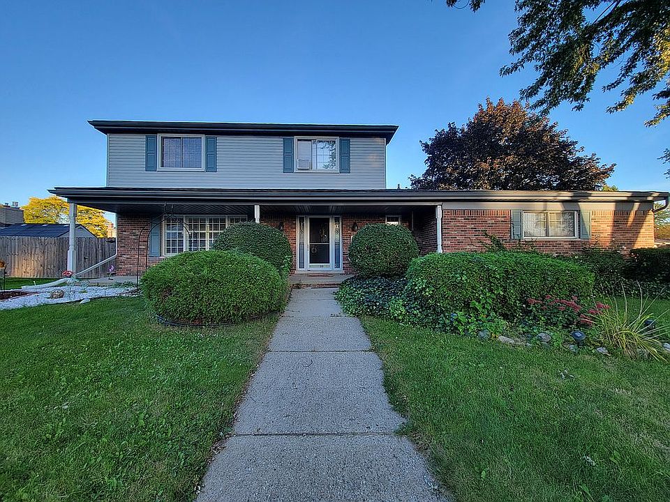 1st image of 32300 Northampton Dr