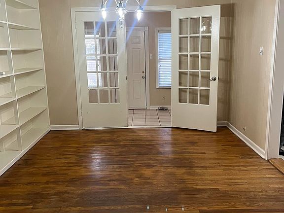 2nd image of 242 Irvington Dr