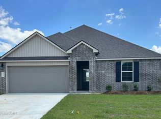 125 Cottage Cove Dr, Maurice, LA 70555