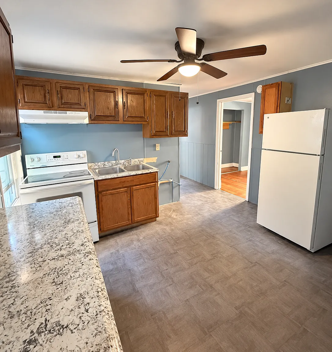 2 bed, 900 sqft, $1,290 — Photo 2