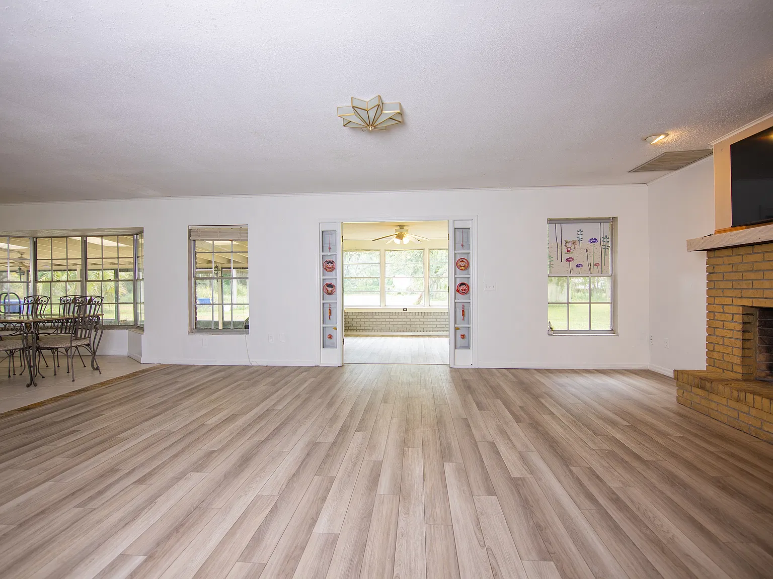 4 bed, 2604 sqft, $3,300 — Photo 4
