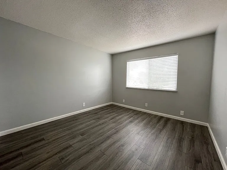 515 Camanche Lane - Summer Gardens Apartments — Photo 26