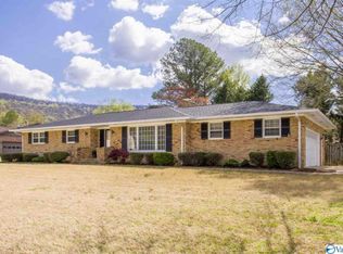 10005 Greenview Dr SE, Huntsville, AL 35803