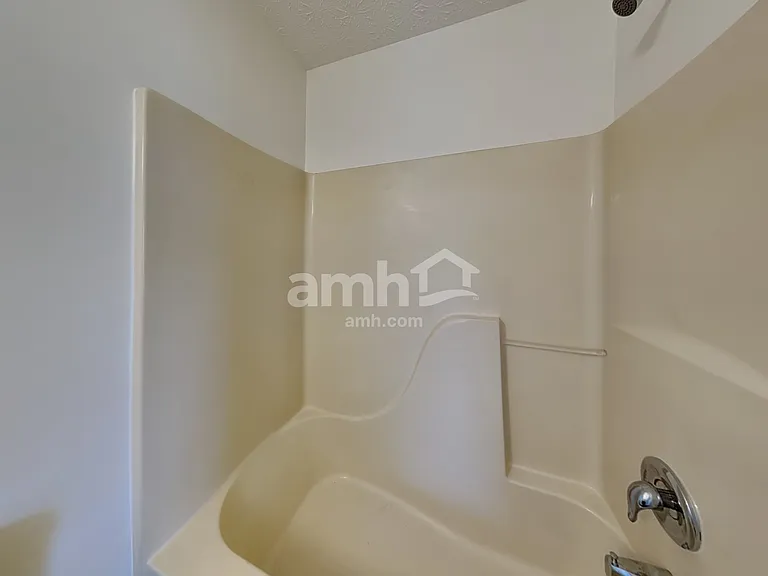 5223 Waterton Lakes Dr — Photo 10