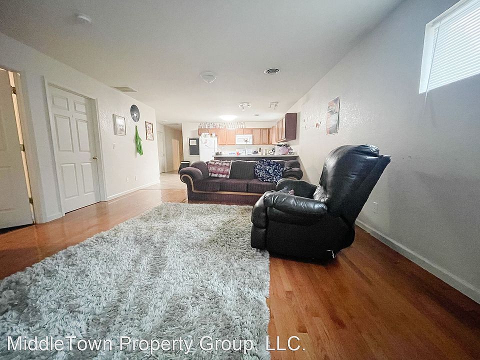 1st image of 2112 W Euclid Ave
