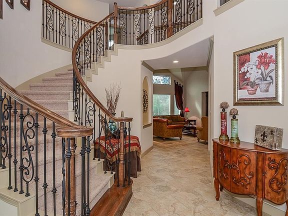 3rd image of 27919 Norfolk Trail Ln
