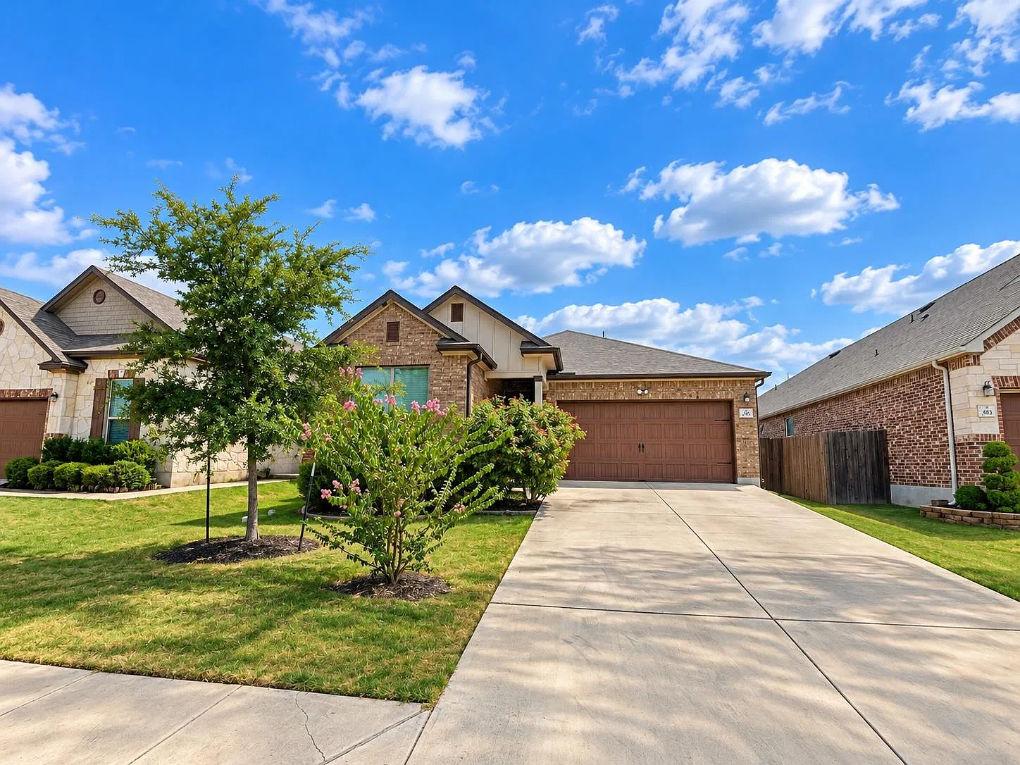 3 bed, 2.0 bath, 1577 sqft, $1,995 — Photo 2