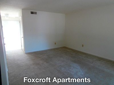 1st image of 1003 Foxcroft Ln APT 2