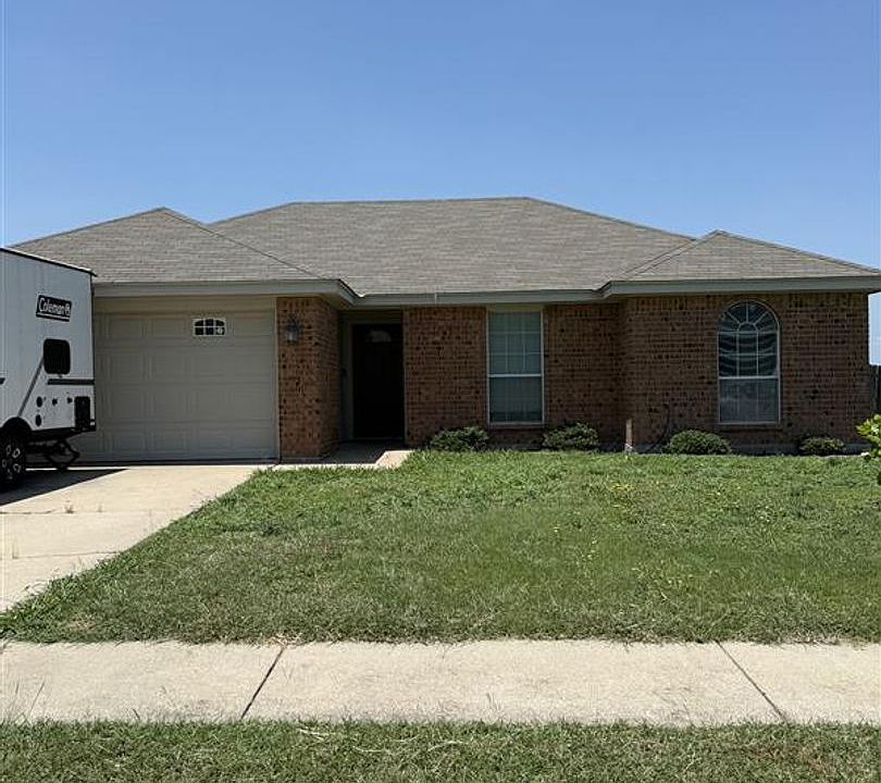 1st image of 3301 Southhill Dr