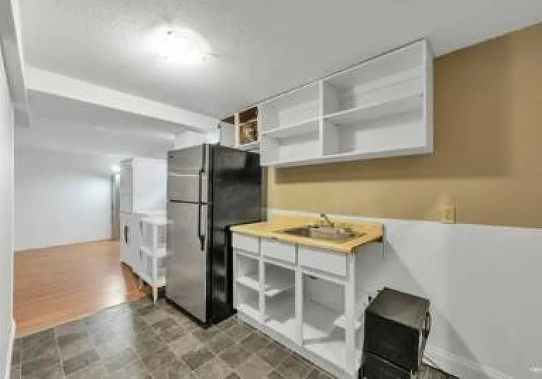 2208 Burquitlam Dr — Photo 6